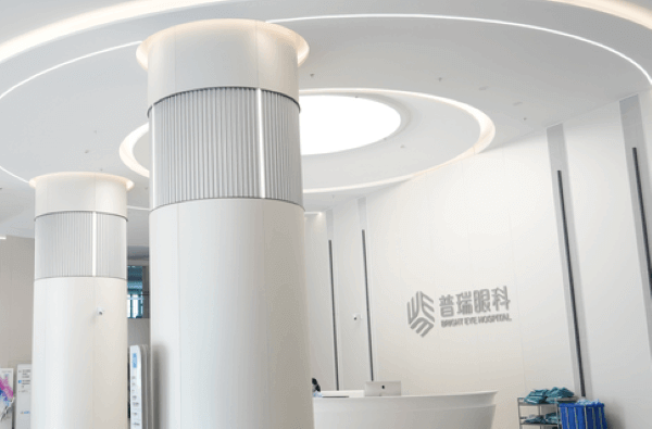 深圳普瑞眼科醫(yī)院微創(chuàng)全飛秒公益活動(dòng)，做近視手術(shù)贏巴黎浪漫游
